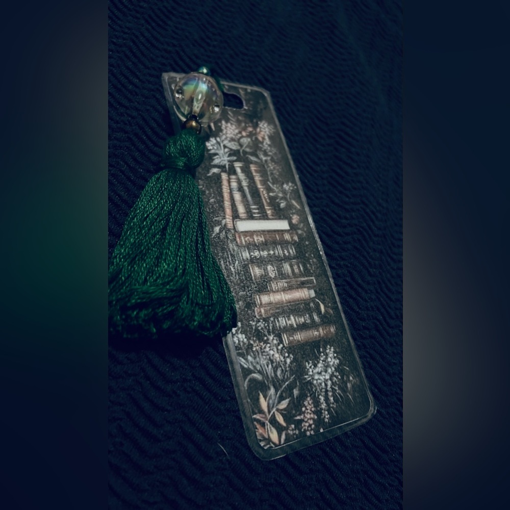 Elegant Green Tassel Bookmark